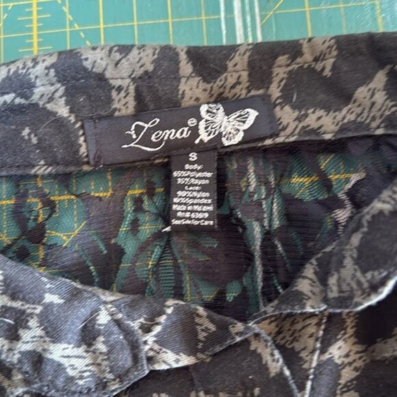 Zena Women's Button Front Black Leopard Cropped Top 3/4 Roll Tab Sleeves sz S - Picture 3 of 5